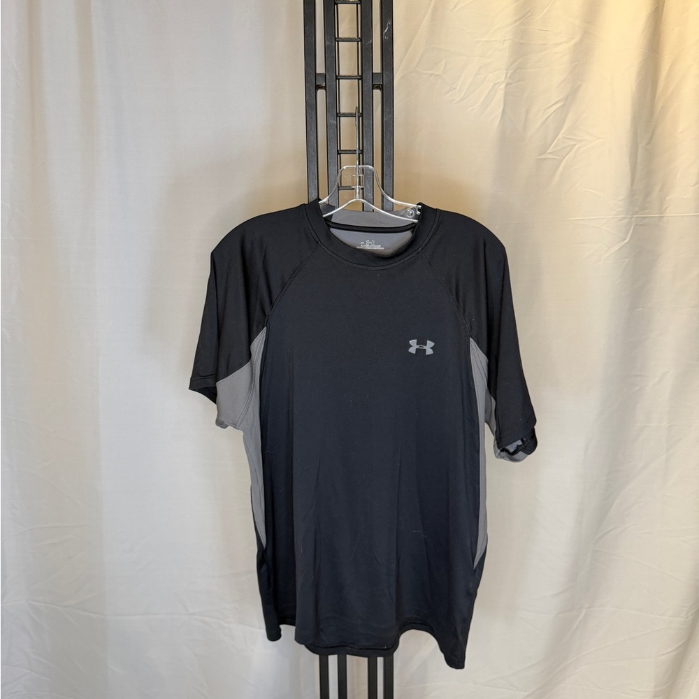 Under Armour Men's Short Sleeve Tee in Black and Gray